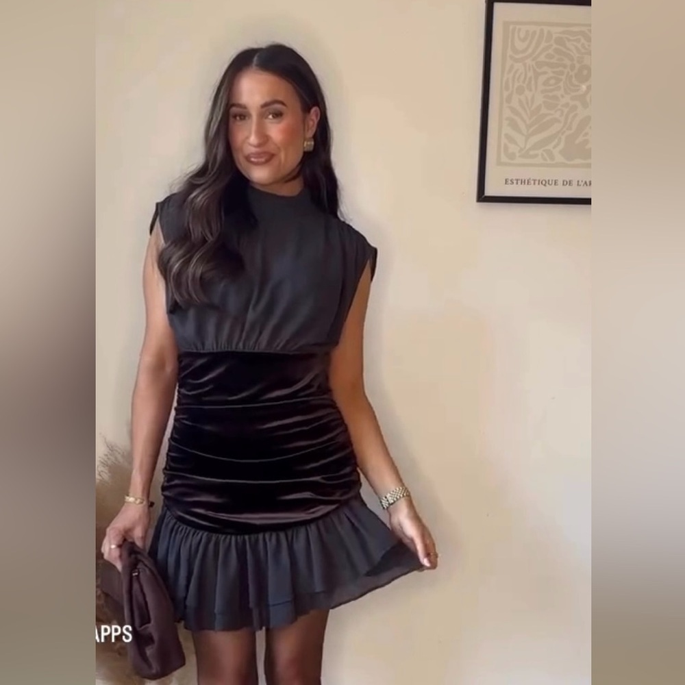 TREND NEW ZARA VIRAL COMBINATION VELVET RUFFLE DRESS 
🚨FIRM PRICE NO DISCOUNT